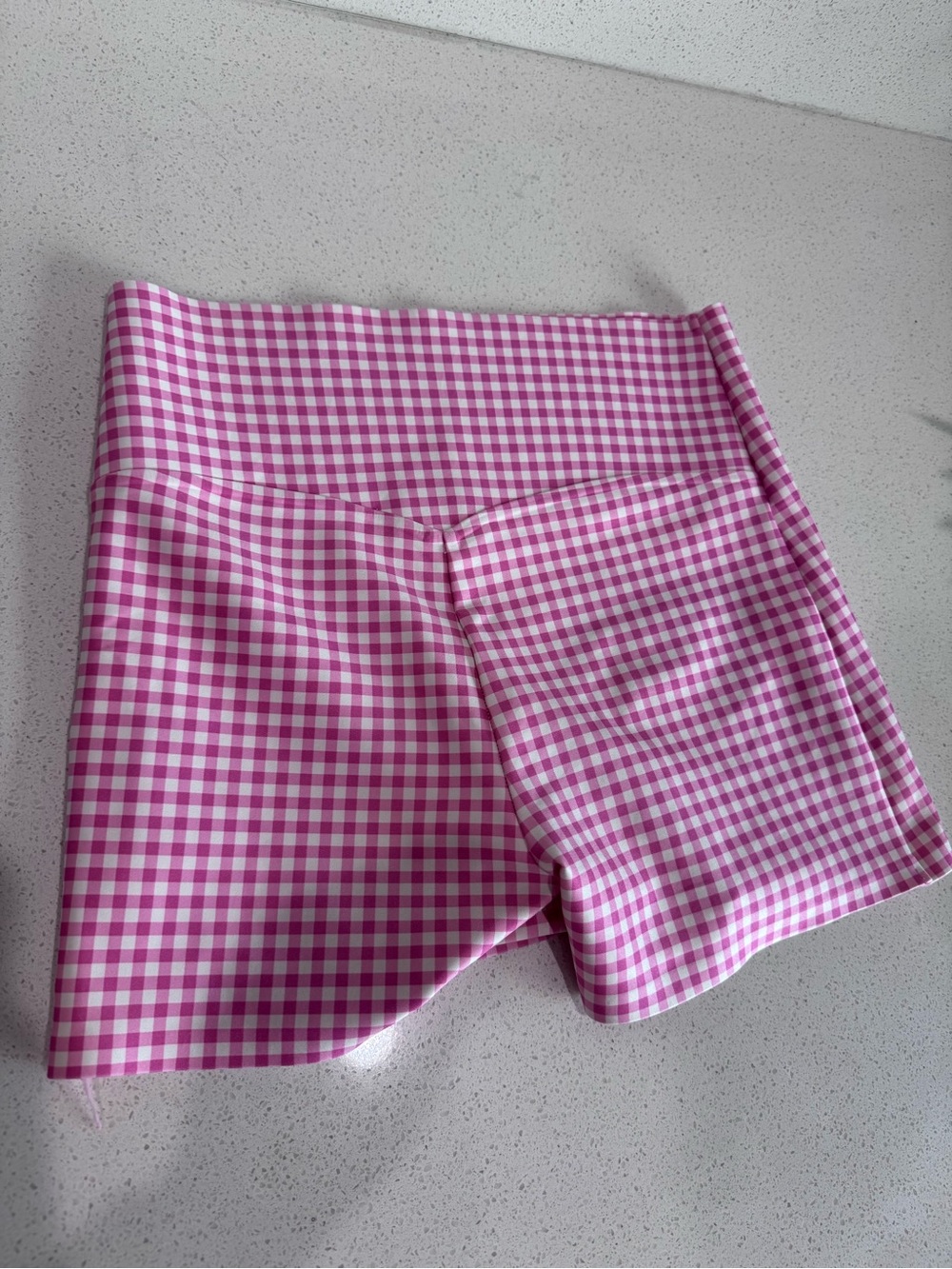 ALO Airlift Gingham High Waist 3” SHORT - Picture 3 of 4